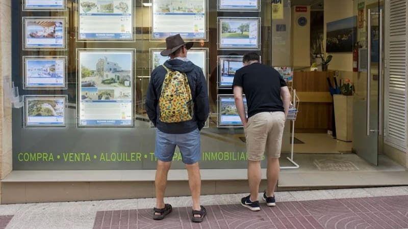 Gran noticia para propietarios: aumentó la demanda de alquileres temporales en el país por la guerra de Irán y llegó a números récord. Foto: EFE