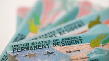 Cambios en la Tarjeta de Residente Permanente para octubre: se reabren dos categorías y cambian las fecha para determinadas solicitudes