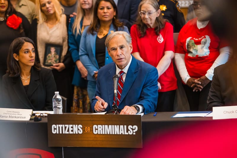 Texas retrocedió con las limitaciones de la policía estatal de cooperar con ICE. Fuente: gov.texas.