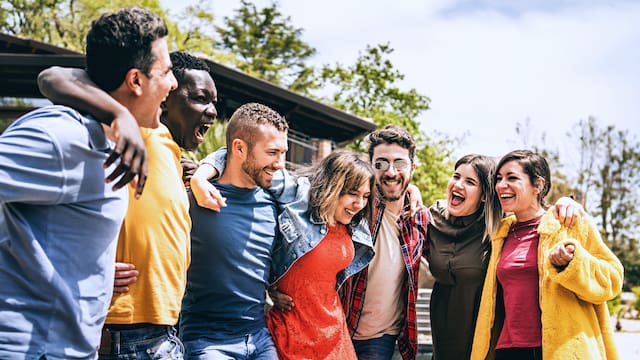 Confirmado por la ciencia | Revelan a qué edad exacta encontraremos la felicidad