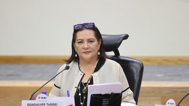 Renuncia de Guadalupe Taddei en el INE: Sheinbaum la califica de ‘buena decisión’ y Monreal advierte investigaciones
