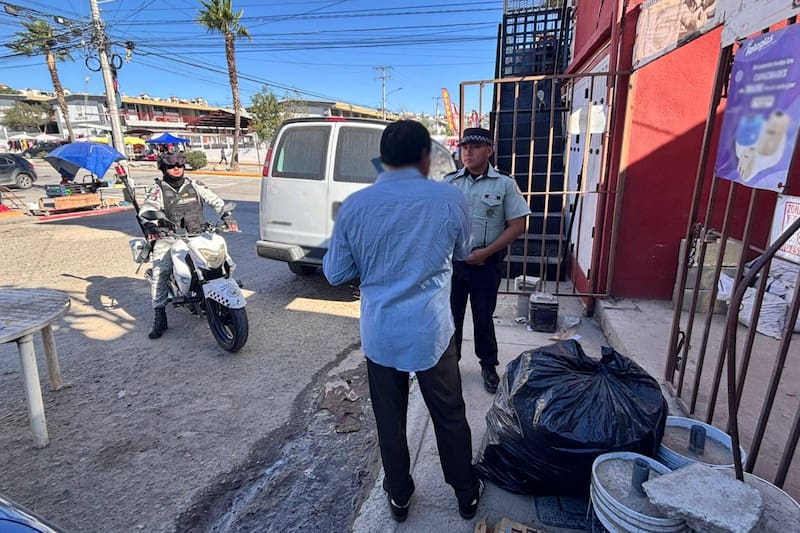 "Durante recorridos casa por casa, personal de esta fuerza de seguridad pública dialogó directamente con los habitantes de diversas colonias de los municipios de Mexicali y Tijuana", Gurdia Nacional.