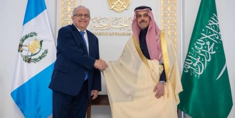 La relación entre Guatemala y Arabia Saudita dio un paso significativo tras una reunión de alto nivel que dejó sobre la mesa nuevas oportunidades de cooperación bilateral, comercio e inversión. Imagen: archivo.