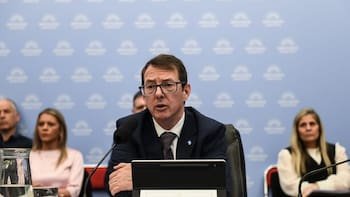 Economía y el candado fiscal: “cárcel” para quien toque la maquinita o gaste lo que no hay