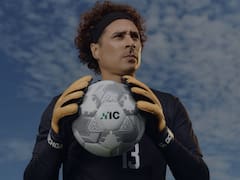 Memo Ochoa, el portero que no se deja ‘dormir con rendimientos de 22%’, ahora es la cara de un bróker