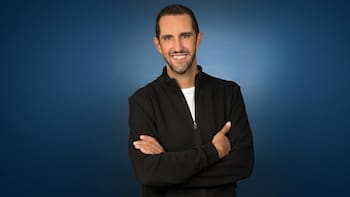 ‘Las marcas no mueren de golpe, se apagan por inercia’: Gustavo Lara y el fin de segmentar por generaciones en Danone México