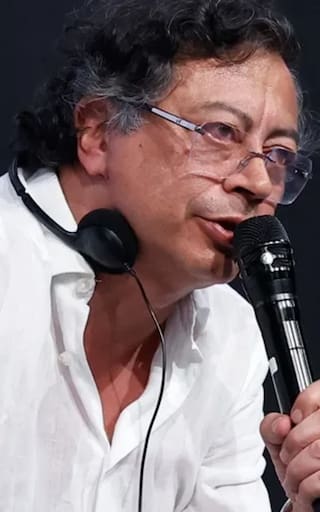 Gustavo Petro evalúa un nuevo aumento del salario mínimo si el Banco de la República continúa subiendo las tasas de interés