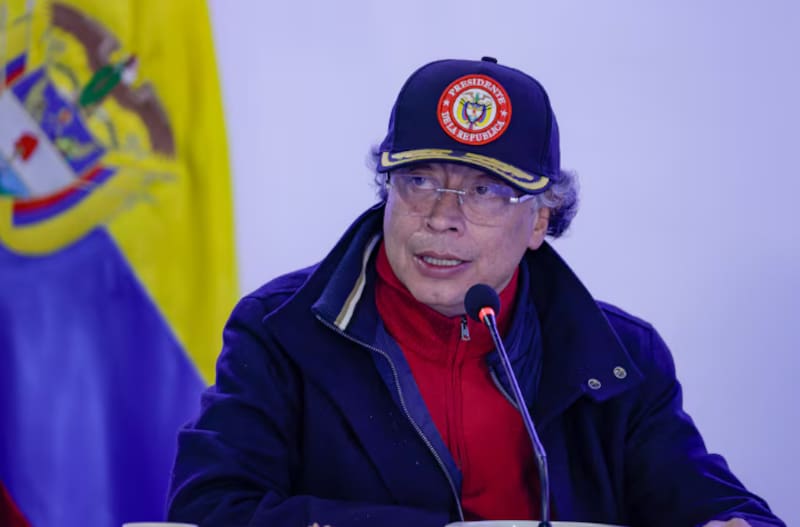 Gustavo Petro dio marcha atrás con los aranceles del 100% a productos importados de Ecuador.