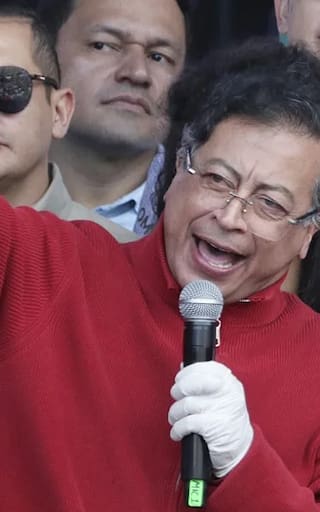 Presidente Petro llama a defender el salario mínimo y agita las elecciones: “Abejas trabajadoras, alistarse para salir a las calles”