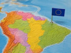 Es europeo pero tiene frontera en América del Sur: el país en Latinoamérica que usa el euro y es parte de la Unión Europea