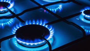 Nuevo aumento de tarifas: el Gobierno confirmó otra suba del gas para abril 2026, ¿cuánto me corresponde pagar?