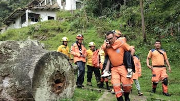 Hallan con vida a siete desaparecidos en Monserrate: estaban refugiados y serán evaluados médicamente
