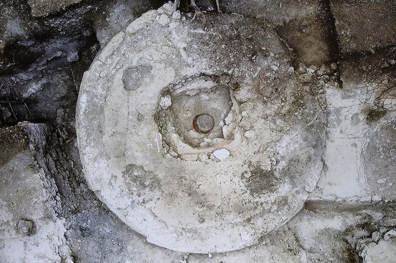 Estructura ritual maya, en el sitio prehispánico El Tigre, que aporta datos inéditos sobre las complejas prácticas ceremoniales y los patrones sociales del periodo preclásico terminal.