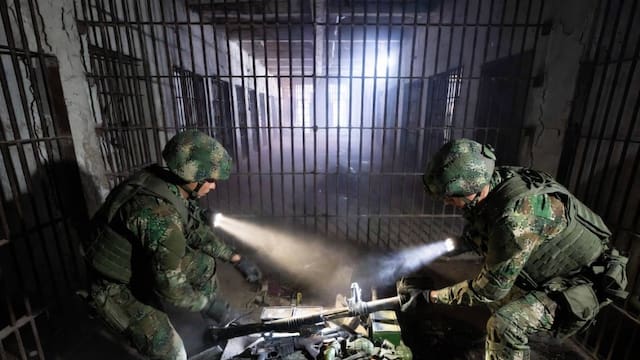 Asombro en América Latina | El ejército descubrió en una peligrosa cárcel un antiguo arsenal bélico: intervino Inteligencia