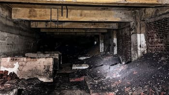 Histórico hallazgo | Empezaron a remodelar una plaza y encontraron túneles de un antiguo mercado que tiene casi 200 años