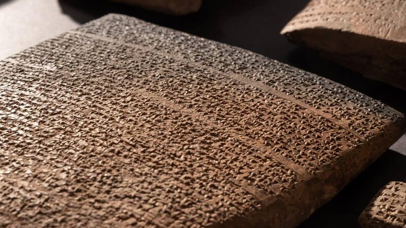Un equipo de arqueólogos ha encontrado en el centro de Turquía un total de 131 tablillas y fragmentos de escritura cuneiforme de la época del imperio hitita.