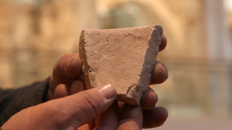Se trata de una mikve —baño ritual judío de purificación— excavada directamente en la roca, sellada desde el año 70 d. C.,