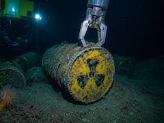 Científicos bajaron 15.400 pies bajo el Atlántico y encontraron 200.000 barriles radiactivos corroídos, contaminando todo el fondo del mar