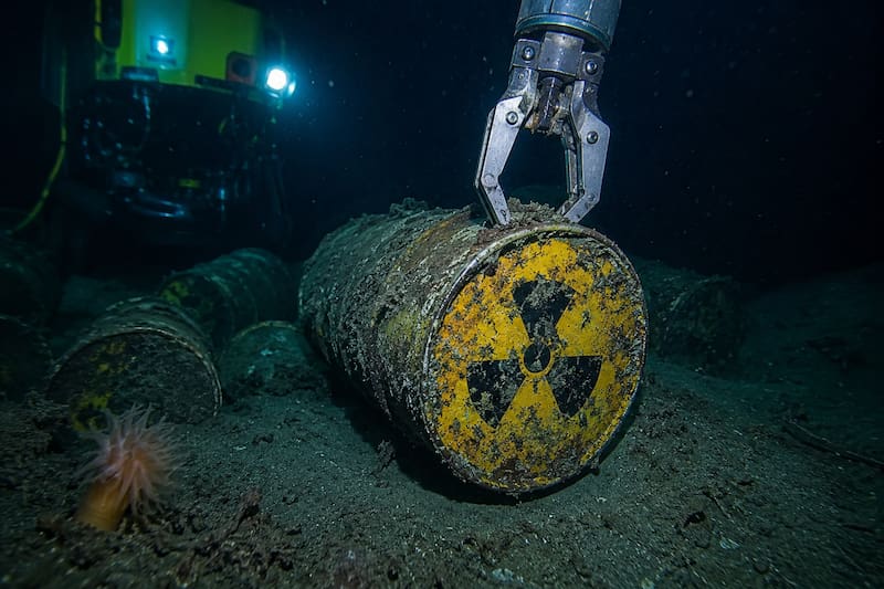 Una expedición internacional analiza el estado de los contenedores y sus posibles efectos sobre la biodiversidad marina.