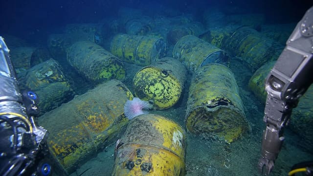 Hallazgo histórico en el océano: buscan recuperar 200.000 barriles radiactivos arrojados hace 80 años