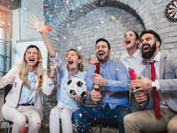 El Mundial entra en la oficina: cómo las empresas negocian productividad, clima interno y pausas para alentar a la Selección