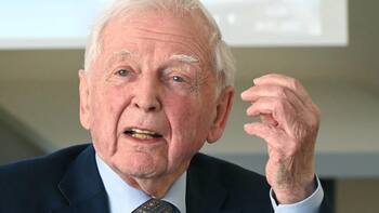 Harald zur Hausen, premio Nobel de Medicina: “El consumo de carne vacuna es un factor de riesgo para este tipo de cáncer”