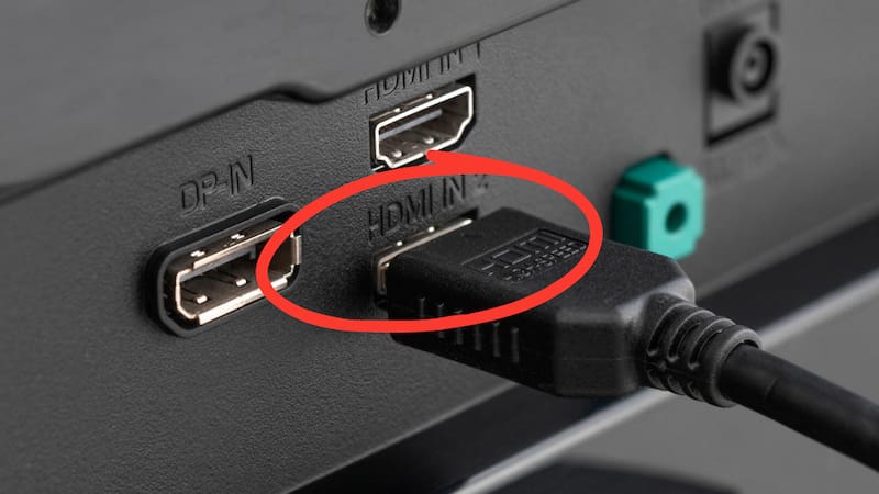 Un dispositivo que se conecta al puerto HDMI permite transformar un televisor convencional en un Smart TV con acceso a Netflix, YouTube, Disney+, Prime Video y otras plataformas