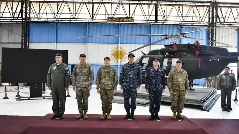 Presentación del helicóptero.