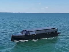 Inventó un barco propulsado por energía solar: recorrió 5500 kilómetros sin usar una sola gota de diésel