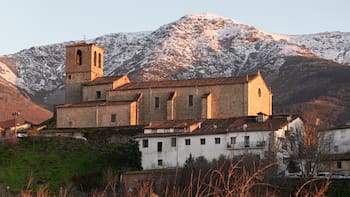 El pueblo más bonito para visitar en noviembre, según “National Geographic”: está rodeado de montañas y tiene la mejor gastronomía del país