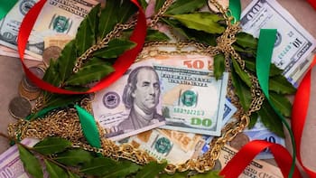 Adiós a la pobreza | el nuevo y poderoso ritual con hojas de laurel que es más poderoso en diciembre y atrae la fortuna