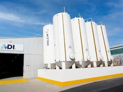 La cementera Holcim inaugura una nueva planta de aditivos y espera una recuperación