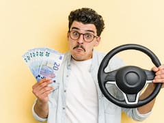 Confirmado por la DGT | Los conductores que circulen por este carril pueden recibir una multa de hasta 200 euros: esta es la condición obligatoria que deben cumplir