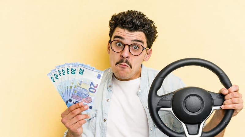 La DGT advierte que circular por estos carriles sin cumplir las condiciones obligatorias puede suponer una multa de 200 euros. Qué requisitos deben revisar los conductores antes de utilizar estas vías reservadas.