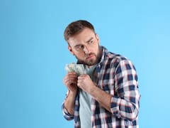 Confirmado por Hacienda | Multarán a todas las personas que tengan dólares en su casa y no cumplan con esta condición obligatoria