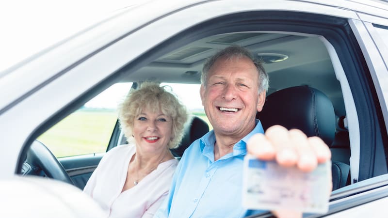 Cambian las condiciones del carnet de conducir para mayores de 65 años en España y la DGT refuerza los controles médicos y los plazos de renovación del permiso.