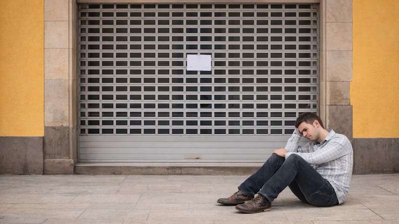 El sector de la moda vive una transformación en España con el cierre de tiendas y un ajuste laboral que refleja el avance del comercio electrónico y el cambio en los hábitos de consumo.