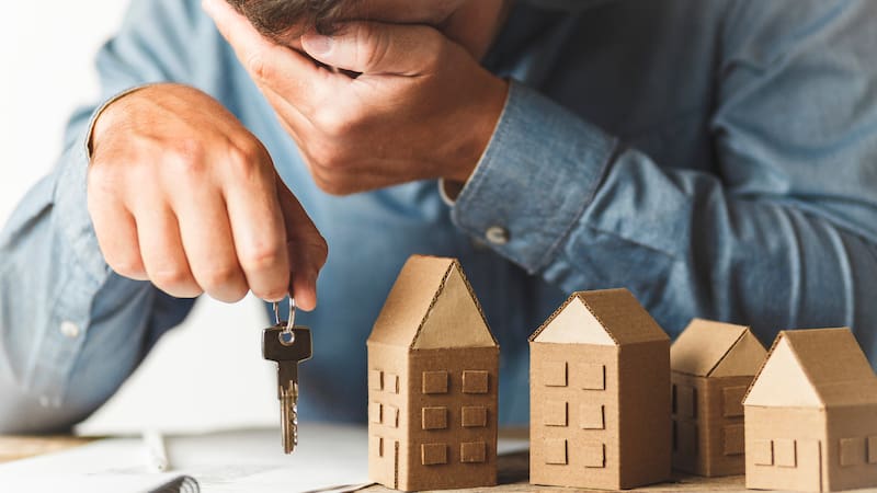 Qué ocurre si se hereda una vivienda alquilada en España, qué derechos tiene el heredero y en qué casos es posible recuperar el inmueble según la ley vigente.