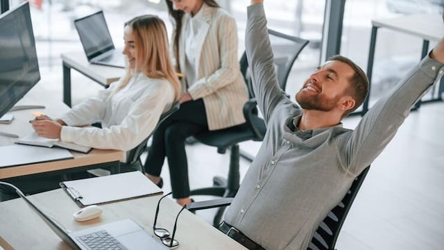 Aumento de sueldo a todos los empleados del Estado: Hacienda confirma un incremento para diciembre