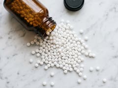 Sanidad certifica que la homeopatía no cura nada: un experto la define como “un absurdo lógico” y advierte del riesgo de abandonar tratamientos reales