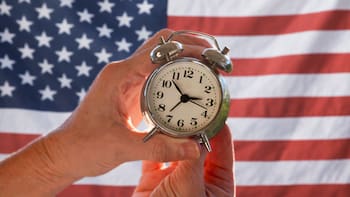 Cambia la hora en Estados Unidos: qué día y cómo hay que ajustar los relojes en 2026