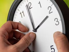 Cambio de horario: los relojes deberán atrasarse una hora a partir del 1 de noviembre en estas zonas