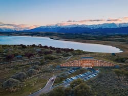Llega el primer cinco estrellas a Chubut: mira a viñedos y apunta al trekking