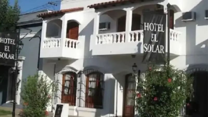 El Hotel El Solar, uno de los alojamientos más reconocidos de Bella Vista, Corrientes, cerró sus puertas de manera definitiva el viernes 17 de julio.