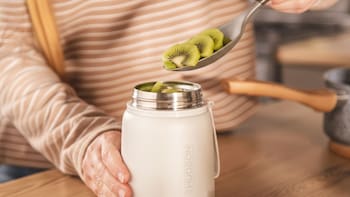 Por qué investigadores recomiendan comer 2 kiwis al día y cuáles son los efectos en la salud intestinal, cardiovascular y en la piel