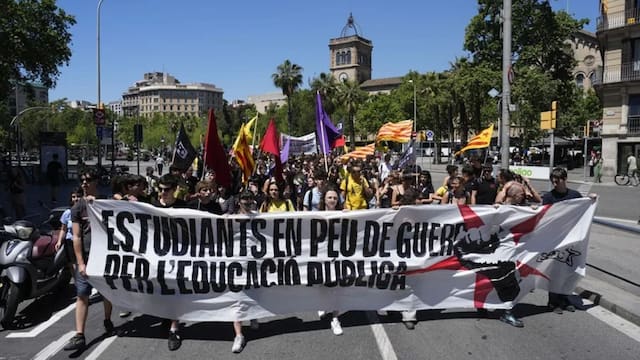 Huelgas docentes en Cataluña: los sindicatos se reúnen nuevamente tras el acuerdo y hay buen panorama para levantar la protesta