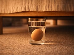 Qué significa poner un vaso con agua y huevo debajo de la cama al dormir y para qué sirve