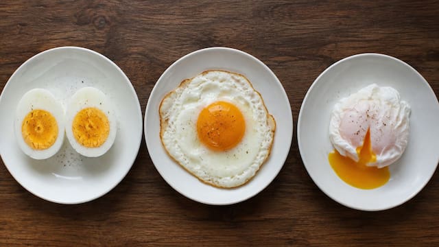 Huevo duro, huevo frito o huevo poché: cuál es el mejor y por qué recomiendan cocinarlo solo de una forma