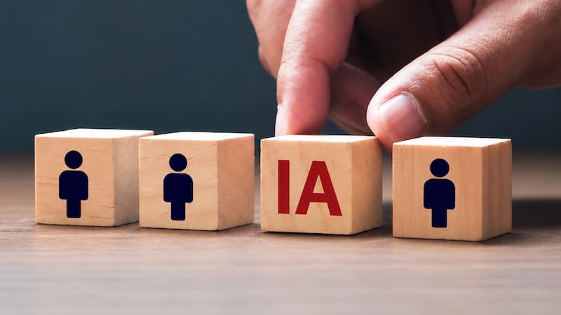 Aprender IA y cómo combinarla con habilidades humanas será clave para la nueva era del trabajo, según expertos.