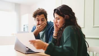 Muere un hombre y deja una deuda de 139.000 euros: CaixaBank se la exige a sus herederos y la Justicia confirma que deben pagar